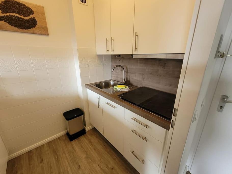 Scharbeutz, 1 Raum Fewo Mit Sonnigem Balkon, Ruhig Und Zentral Apartment Exterior foto